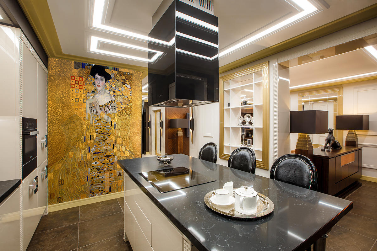 Роспись стен  на кухне "Золотая Адель" Густава Климта