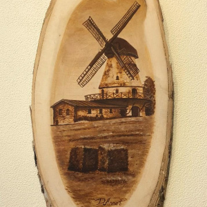 Картина на срезе дерева "Мельница"