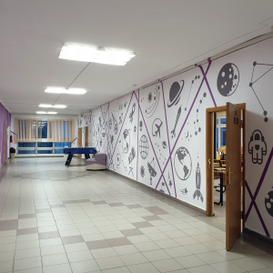 Роспись стен в школе